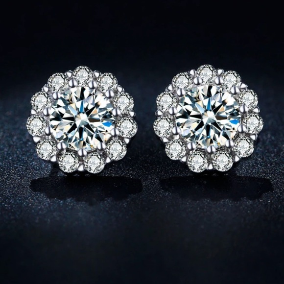 CZ Crystals Silver Stud Earrings New - Picture 2 of 5